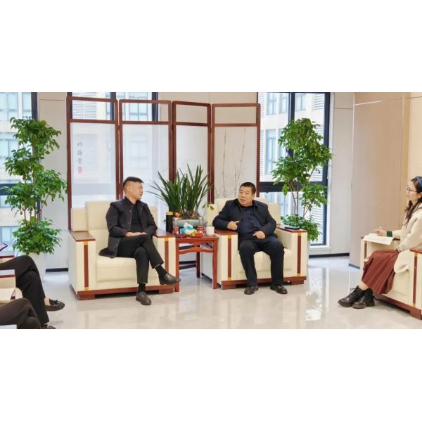 “医养结合”模式提出者和践行者李春雷莅临竹海堂医疗科技集团指导调研